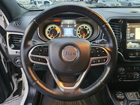 Used 2019 Jeep Cherokee High Altitude image 18