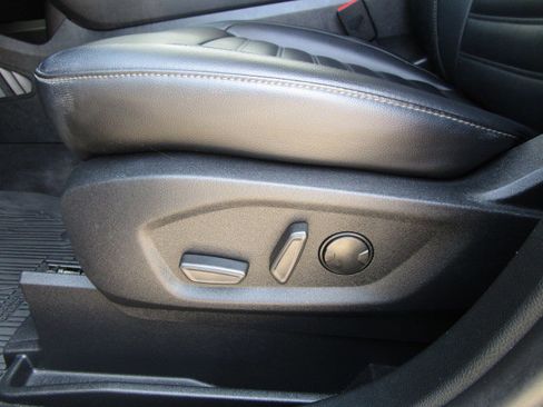 Used 2023 Ford Edge SEL w/ Convenience Package image 12