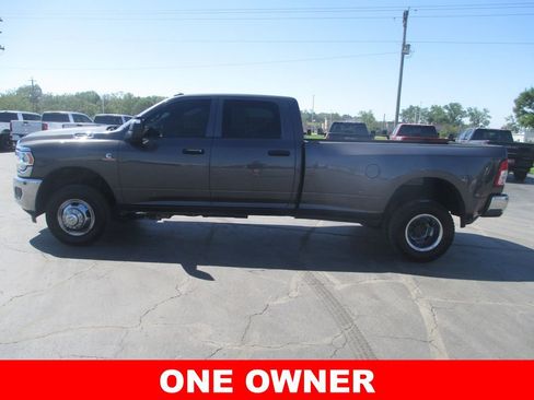 Used 2024 RAM 3500 Tradesman w/ Chrome Appearance Group AWD/4WD image 10
