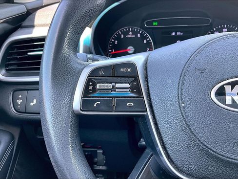 Used 2019 Kia Sorento FWD image 18