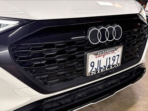 Used 2024 Audi Q8 e-tron Premium Plus w/ Premium Plus Package AWD/4WD image 31