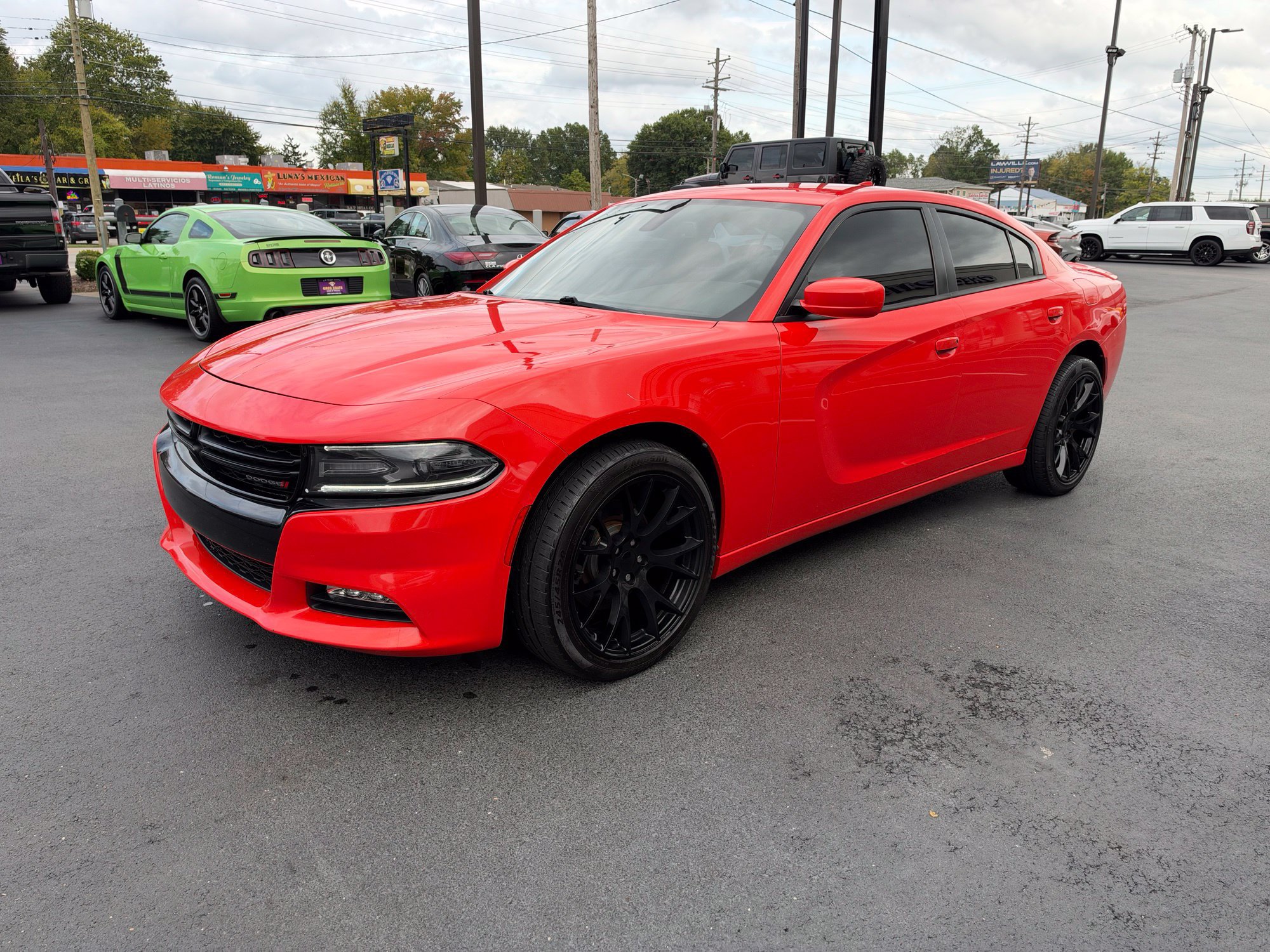 Used 2017 Dodge Charger SXT w/ AWD Plus Group image 3