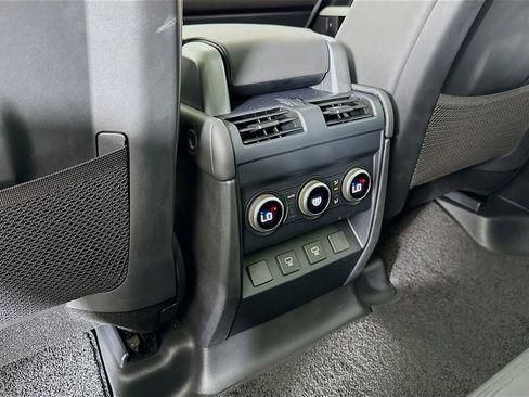 Used 2024 Land Rover Defender 110 SE image 16