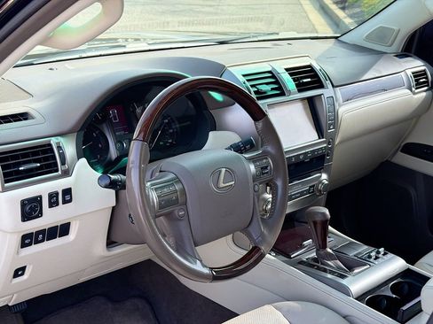Used 2019 Lexus GX 460 image 20