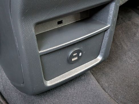 Used 2021 Ford Edge SE image 23