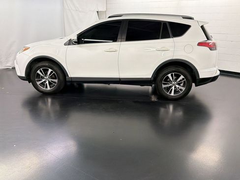 Used 2016 Toyota RAV4 XLE FWD image 2