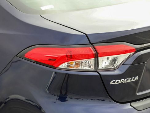 Certified 2022 Toyota Corolla LE w/ LE Convenience Package FWD image 10