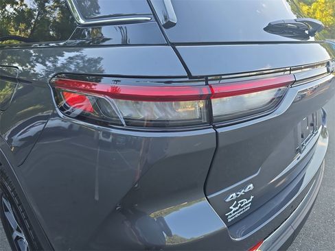 New 2025 Jeep Grand Cherokee Limited image 35