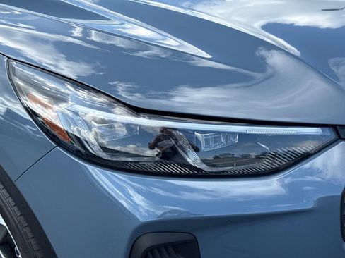 Certified 2025 Ford Escape Platinum FWD image 9
