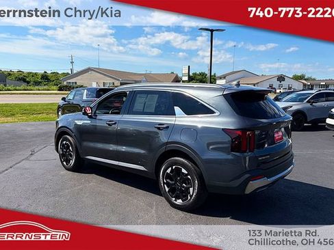 Used 2024 Kia Sorento S AWD/4WD image 5
