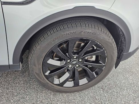 Certified 2023 Land Rover Discovery Sport SE image 9