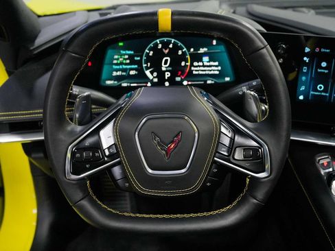 Used 2024 Chevrolet Corvette Stingray Premium Conv w/ Z51 Performance Package RWD image 32