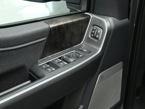 New 2026 Ford F250 Lariat w/ Black Appearance Package image 9