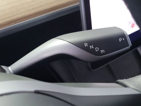 Used 2025 Tesla Model Y Long Range RWD image 24