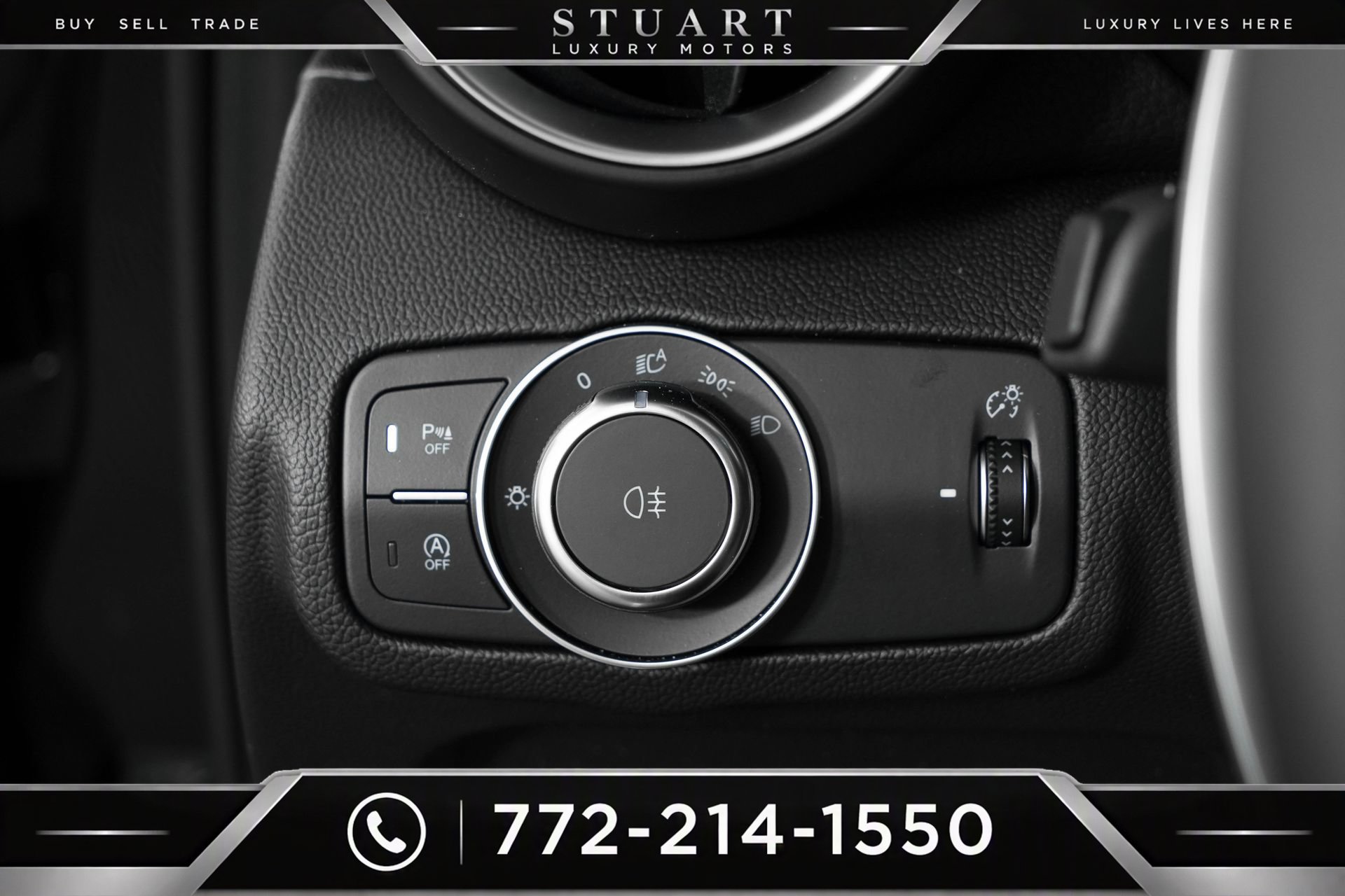 Used 2025 Alfa Romeo Giulia w/ Driving Assist Package RWD image 28