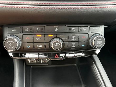 Used 2024 Dodge Durango GT AWD/4WD image 25
