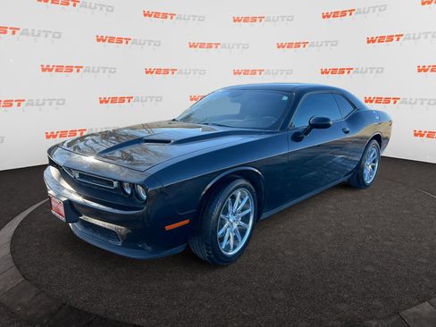 Used 2015 Dodge Challenger SXT w/ Driver Convenience Group image 1
