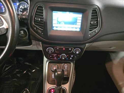 Used 2020 Jeep Compass Latitude w/ Popular Equipment Group AWD/4WD image 21