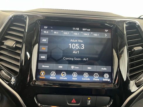 Used 2022 Jeep Cherokee Limited image 17