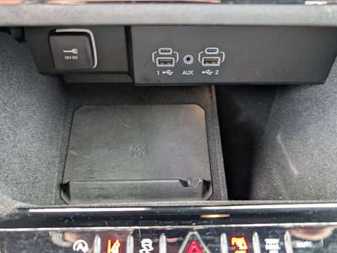 Used 2024 Jeep Wagoneer L Series II w/ Flexible Seating Group image 27