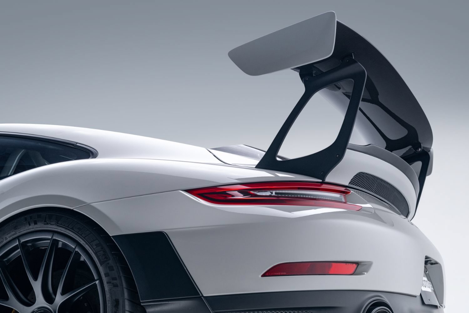 Used 2018 Porsche 911 GT2 RS RWD image 41
