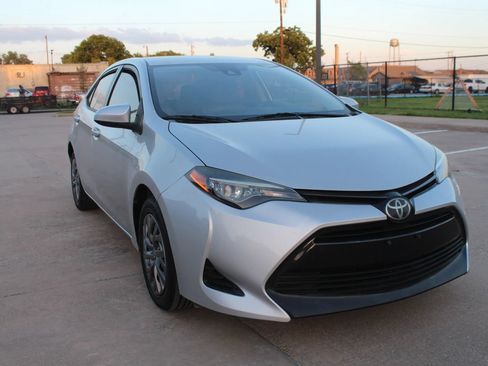Used 2018 Toyota Corolla LE FWD image 9