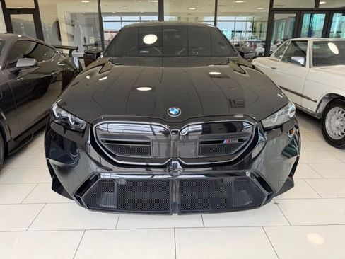 Used 2025 BMW M5 w/ Carbon Package image 2