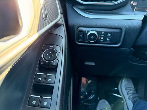 Used 2020 Ford Explorer XLT w/ Equipment Group 202A image 14