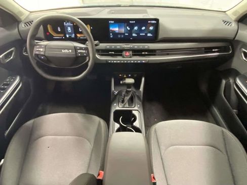 Used 2025 Kia K4 LXS image 10