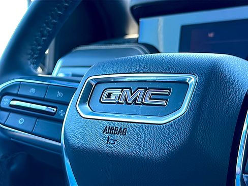 Used 2025 GMC Yukon XL Elevation image 31