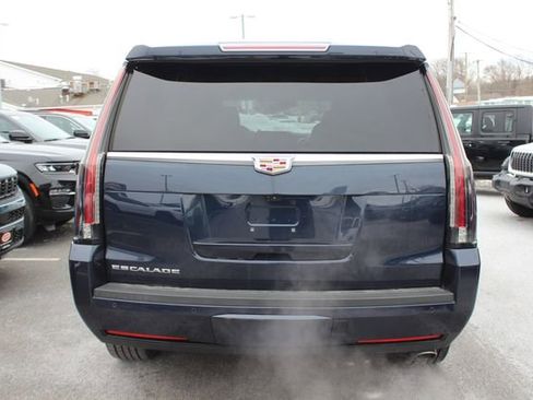 Used 2019 Cadillac Escalade Luxury image 32