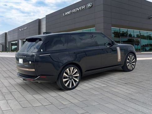 Used 2023 Land Rover Range Rover SV AWD/4WD image 5