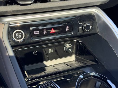 Used 2025 Audi Q5 Premium w/ Convenience Package AWD/4WD image 24