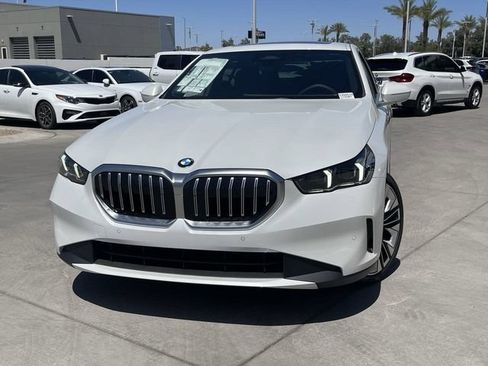 Used 2025 BMW 530i RWD image 3