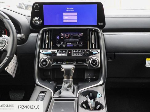 New 2025 Lexus LX 600 4WD w/ Luxury Package image 17