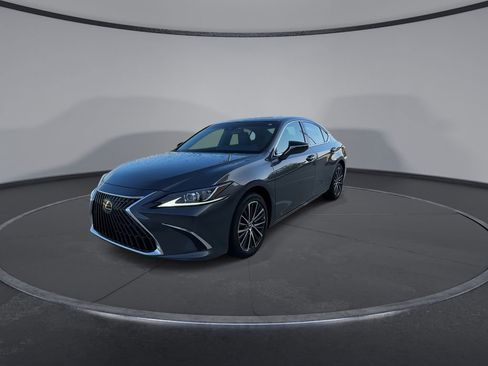 Used 2025 Lexus ES 350 w/ Premium Package image 4