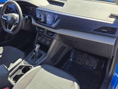 Certified 2022 Volkswagen Taos SE w/ IQ.Drive SE Package image 18