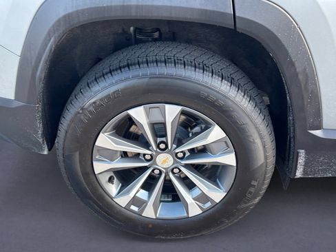 Used 2025 Chevrolet Equinox LT FWD image 9