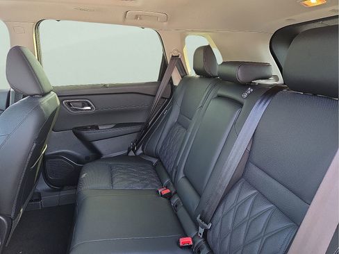 New 2026 Nissan Rogue Platinum w/ Platinum Premium Package image 10