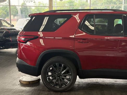 Used 2023 Chevrolet Traverse RS AWD/4WD image 4