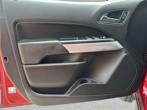 Used 2021 Chevrolet Colorado LT w/ Safety Package AWD/4WD image 16