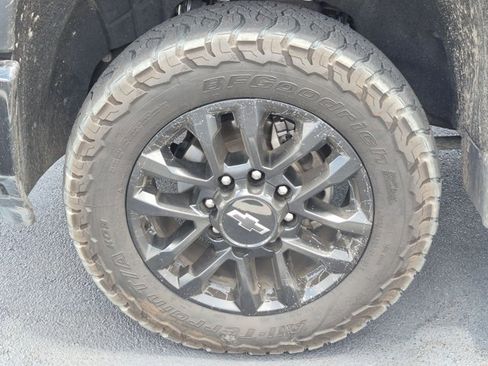 Used 2025 Chevrolet Silverado 2500 LT w/ Trail Boss Package AWD/4WD image 10