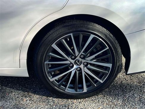 Used 2023 Lexus ES 350 w/ Premium Package image 10