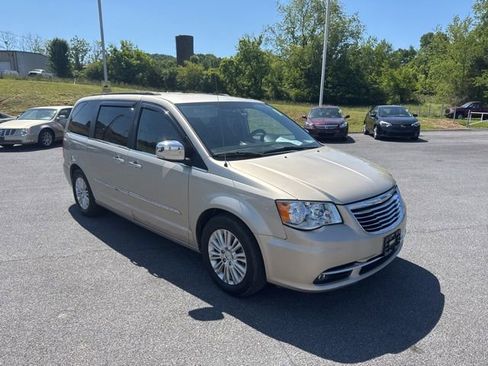 Used 2012 Chrysler Town & Country Touring-L w/ Premium Group FWD image 2