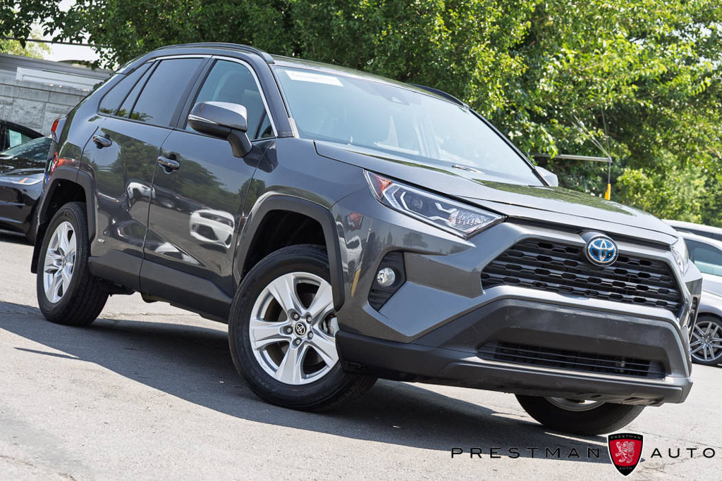 Used 2021 Toyota RAV4 XLE w/ Convenience Package AWD/4WD image 1