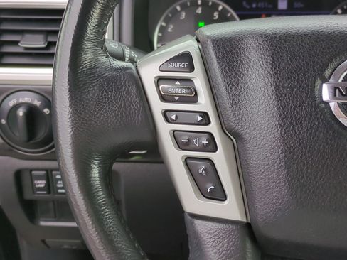 Used 2021 Nissan Titan SV w/ SV Convenience Package image 18