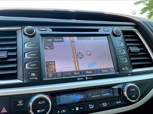 Used 2015 Toyota Highlander Limited Platinum image 36