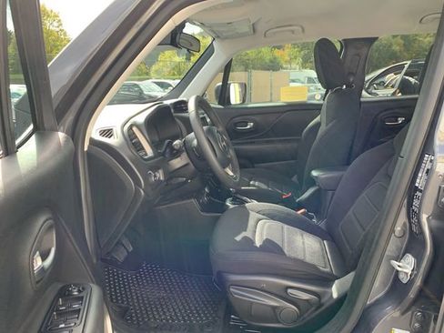 Used 2022 Jeep Renegade Latitude image 29