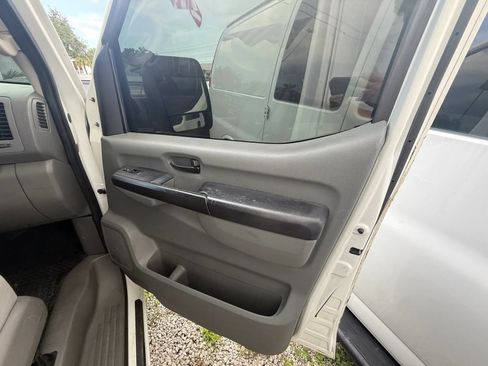 Used 2012 Nissan NV 2500 SV w/ Technology Pkg RWD image 9