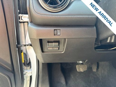 Used 2023 Chevrolet Colorado LT w/ LT Convenience Package II AWD/4WD image 19